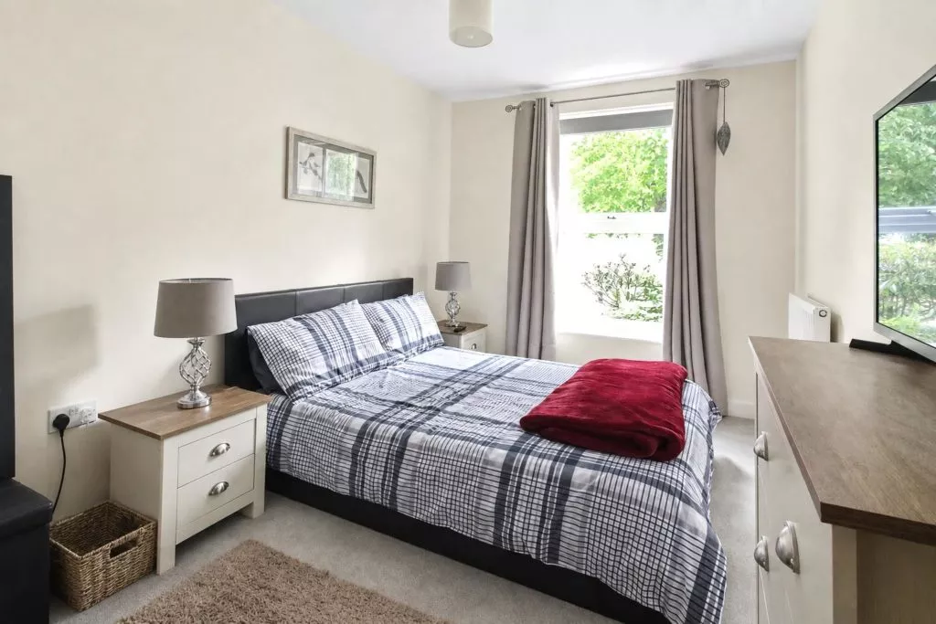 Flat Randalls Way in Mole Valley
