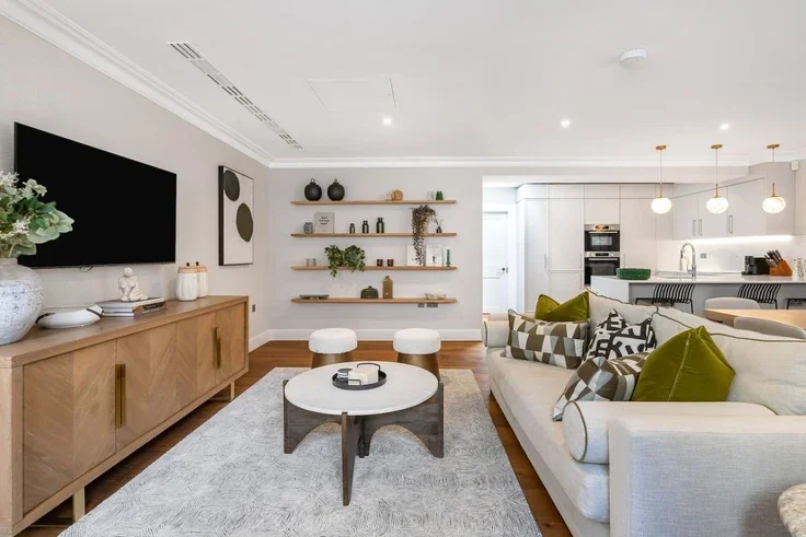 Flat Hay's Mews in City of Westminster