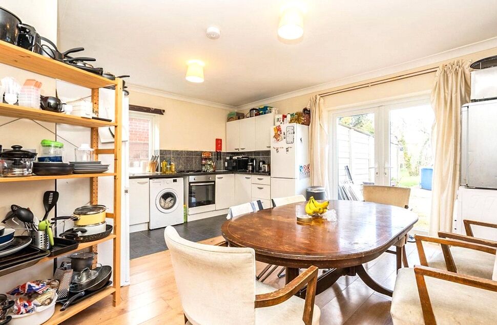 Flat Upper Shaftesbury Avenue in Southampton