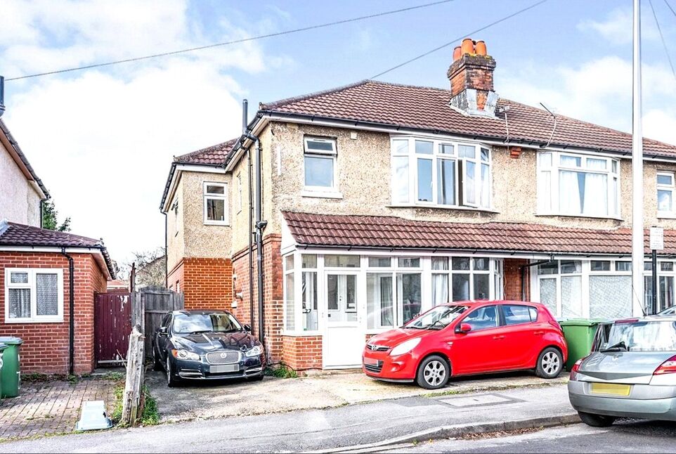 Flat Upper Shaftesbury Avenue in Southampton