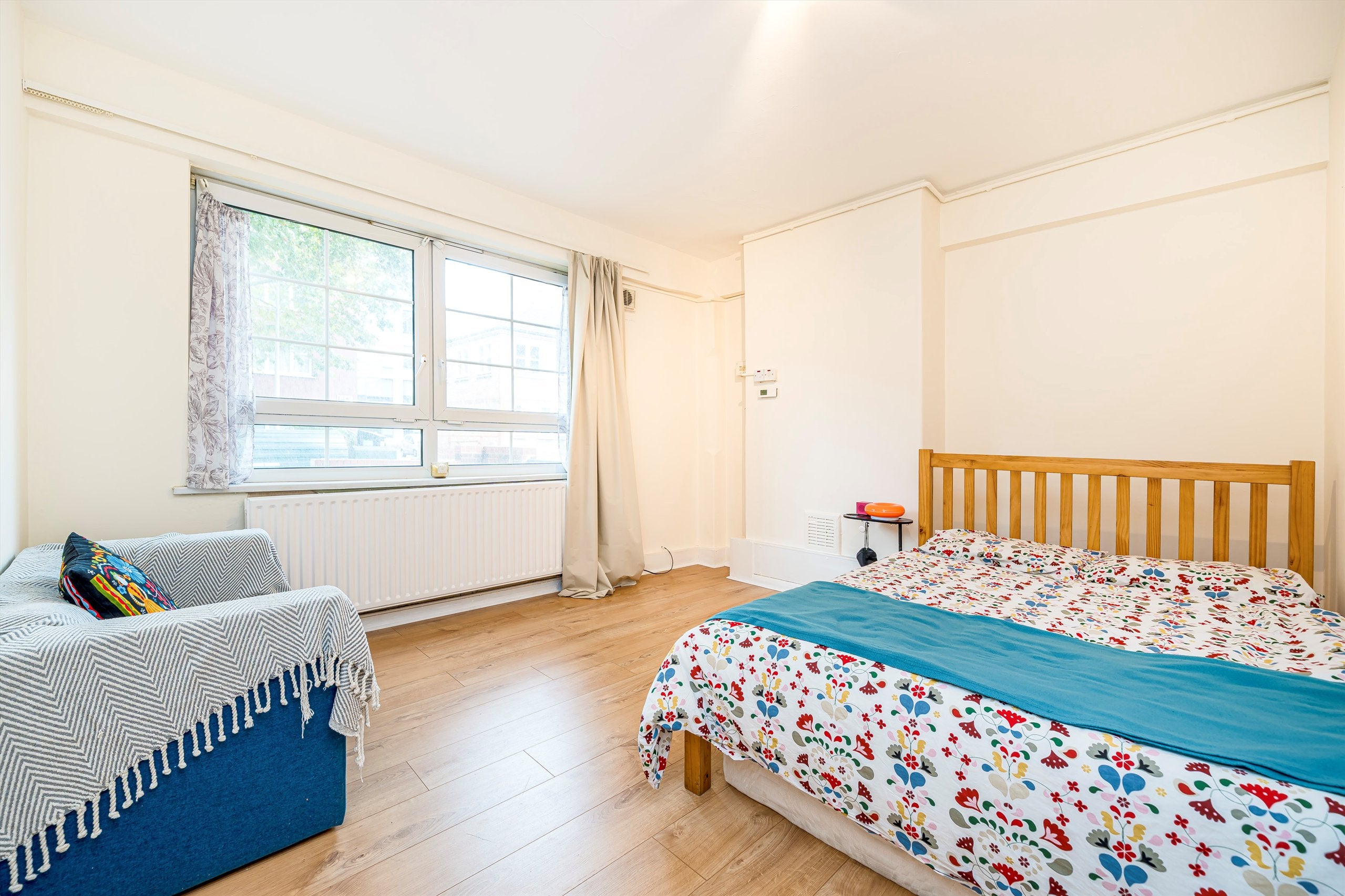 Flat Druid Street in Greater London