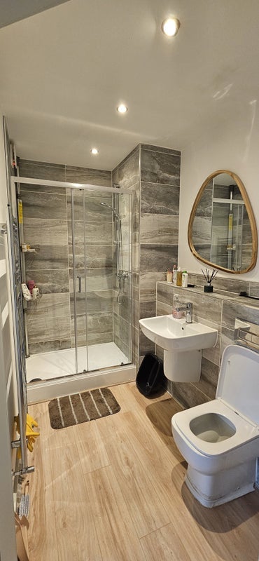 Room Sandpiper Drive in City of Edinburgh