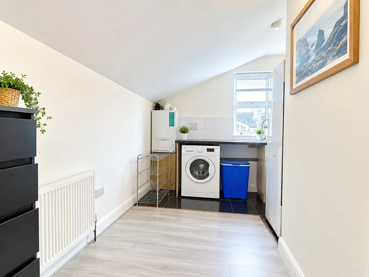 Flat Garratt Terrace in Greater London