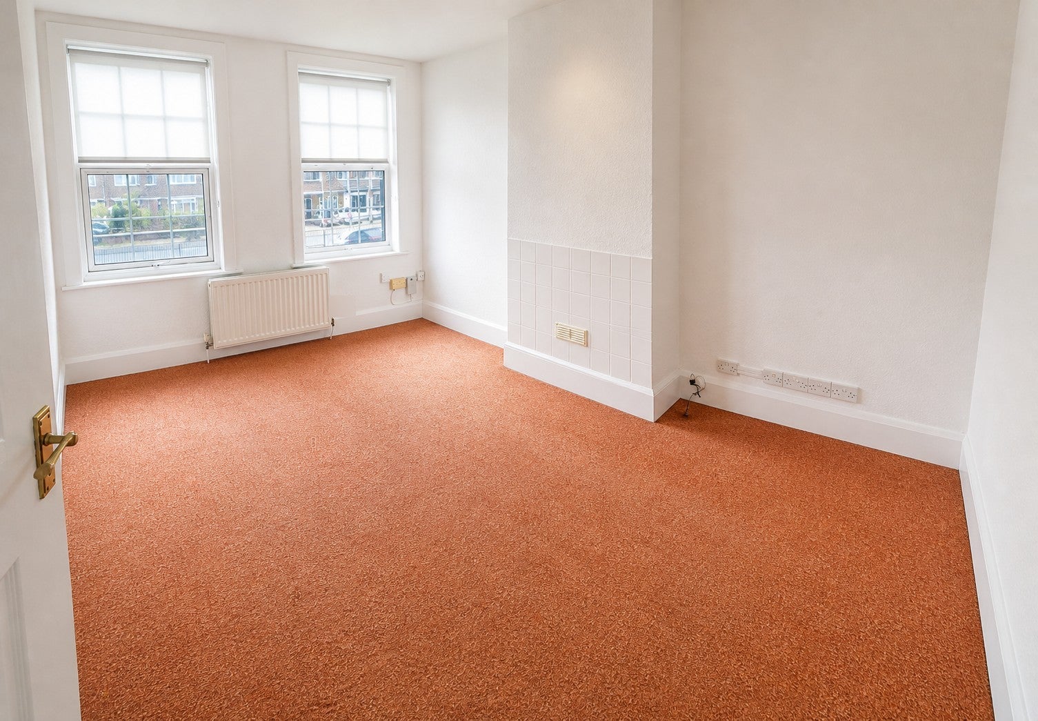 Flat Crescent Parade in Greater London