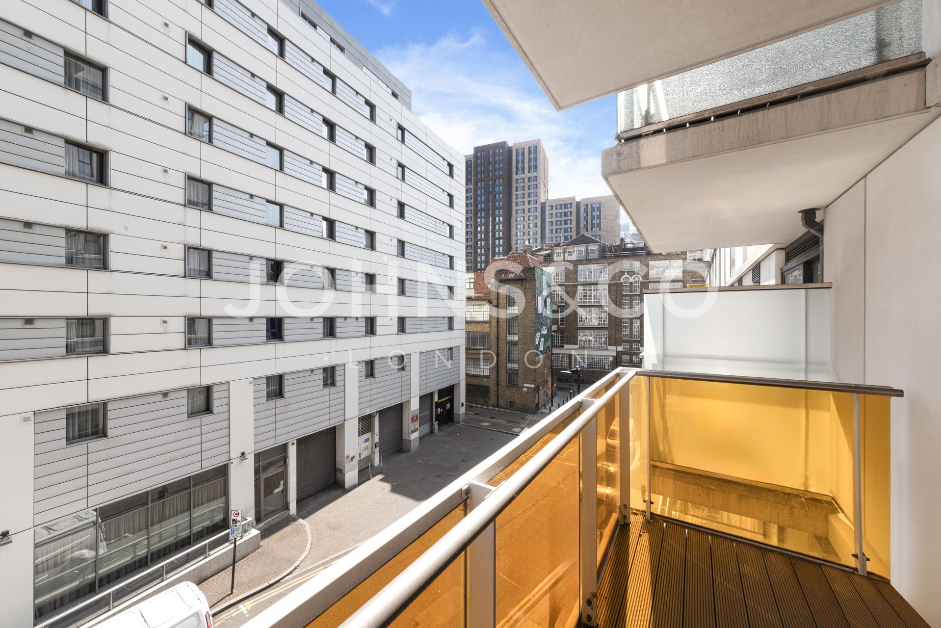 Flat Commercial Street in Greater London