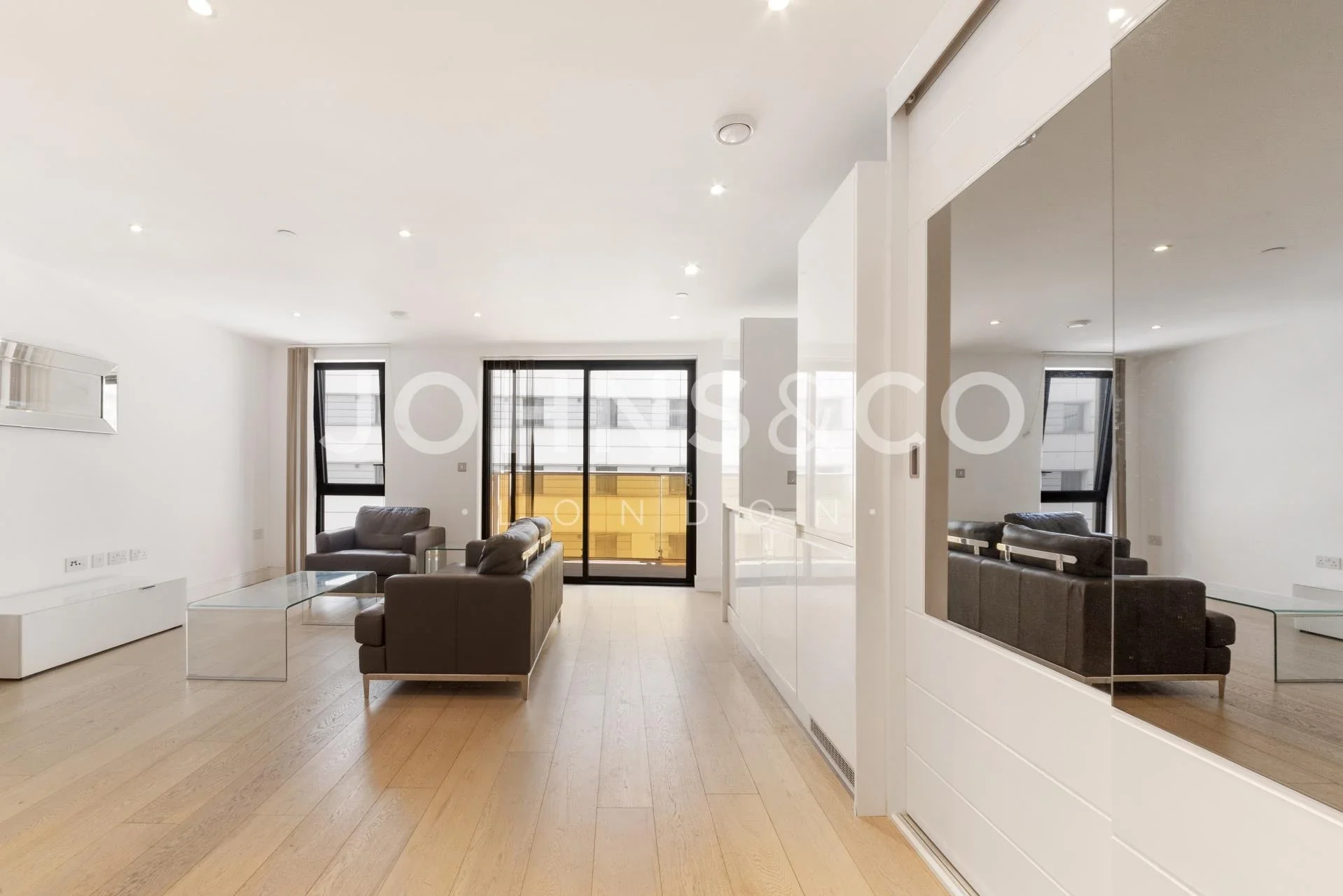 Flat Commercial Street in Greater London
