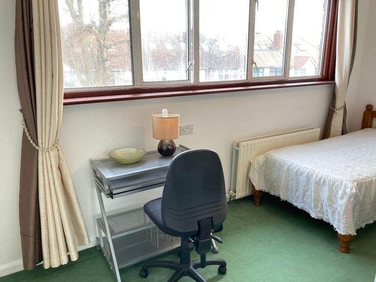 Room Brunswick Road in Greater London