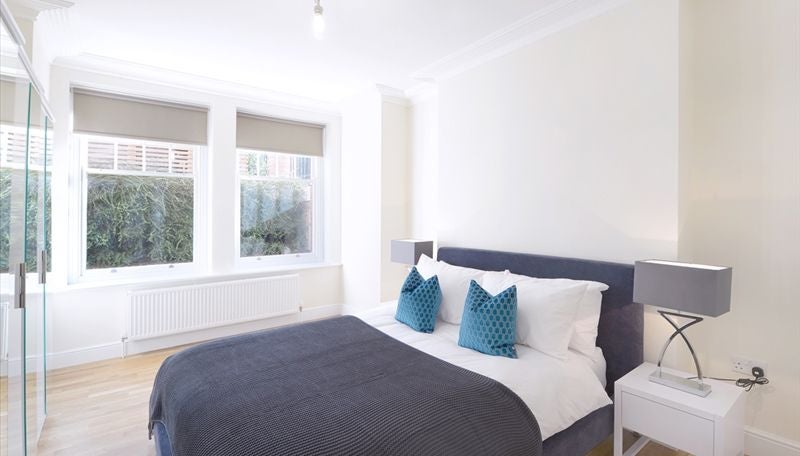 Flat Hammersmith Broadway in Greater London
