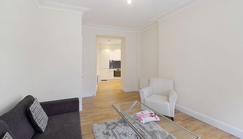 Flat Hammersmith Broadway in Greater London