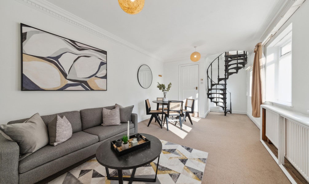 Flat Gloucester Terrace in City of Westminster