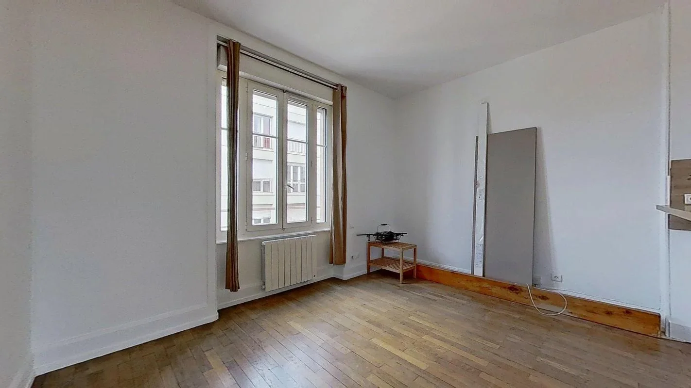 Flat Rue Maryse Bastié in Lyon