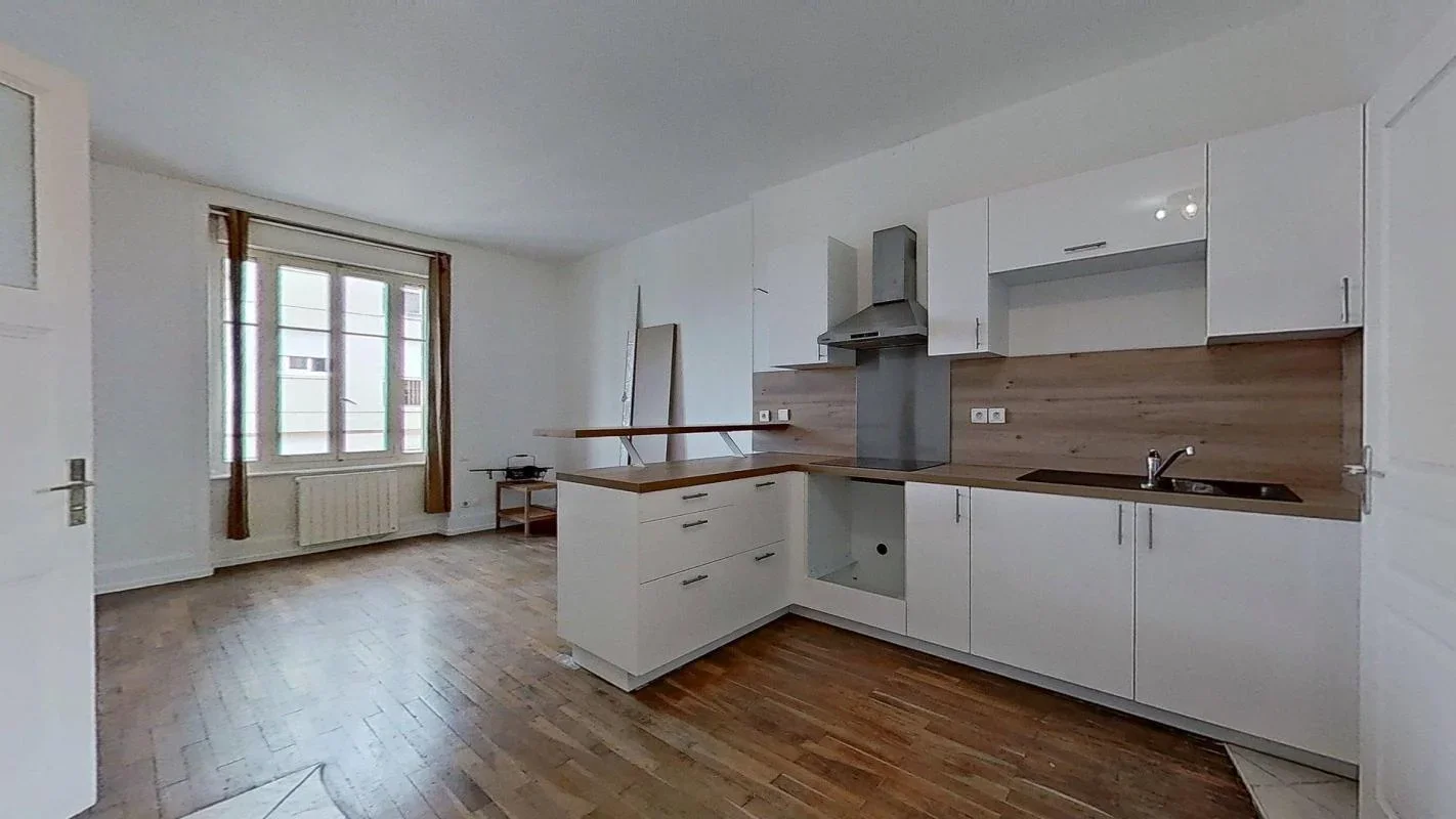 Flat Rue Maryse Bastié in Lyon