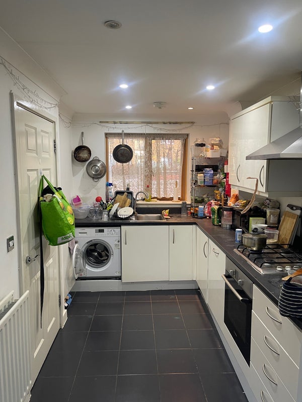 Room Pancras Way in Greater London