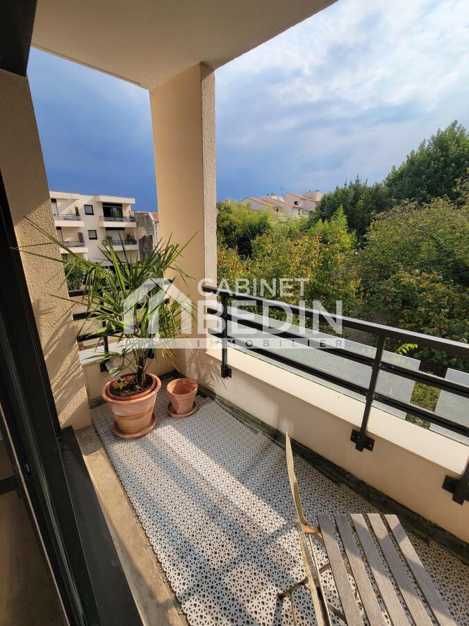 Flat Rue Pasteur in Bordeaux