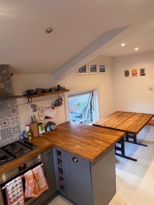 Room Brathway Road in Greater London