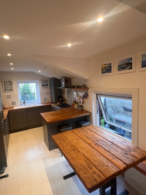 Room Brathway Road in Greater London