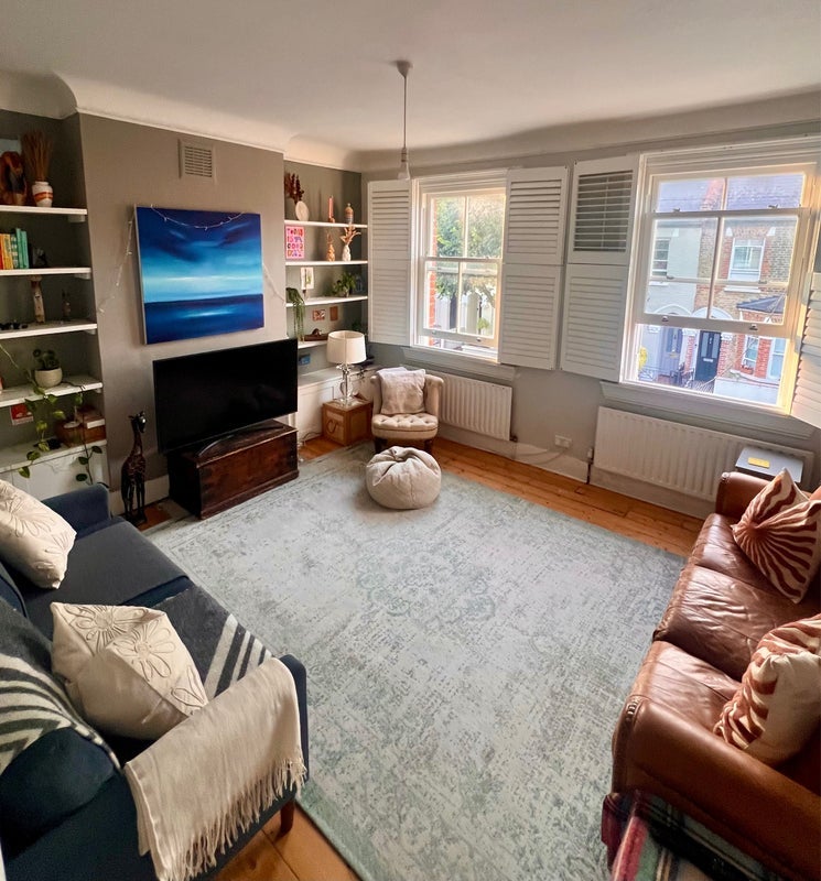 Room Brathway Road in Greater London