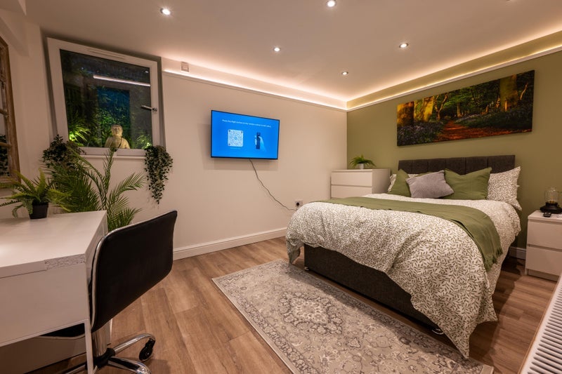Room Wellington Road in Manchester