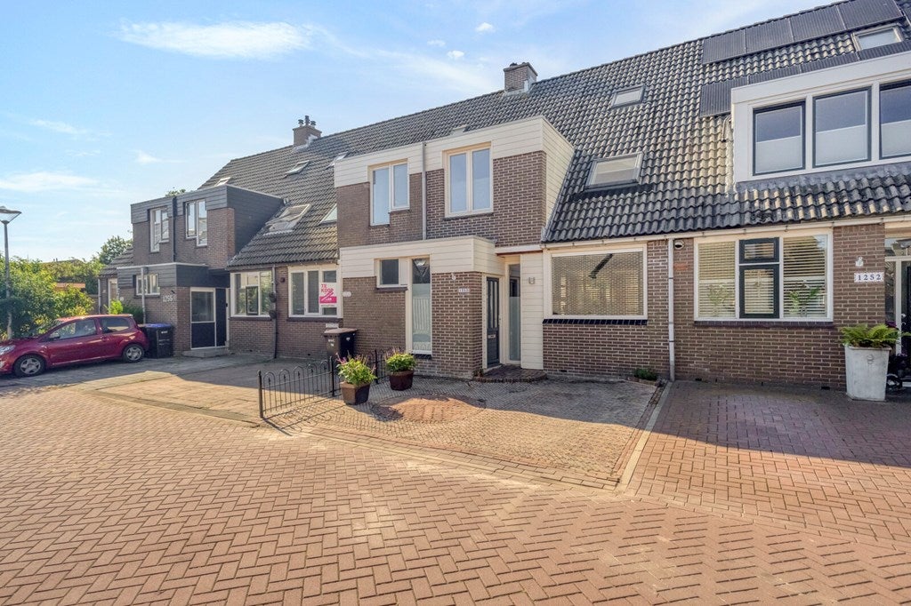 Huis Kruiszwin 1253 in Julianadorp