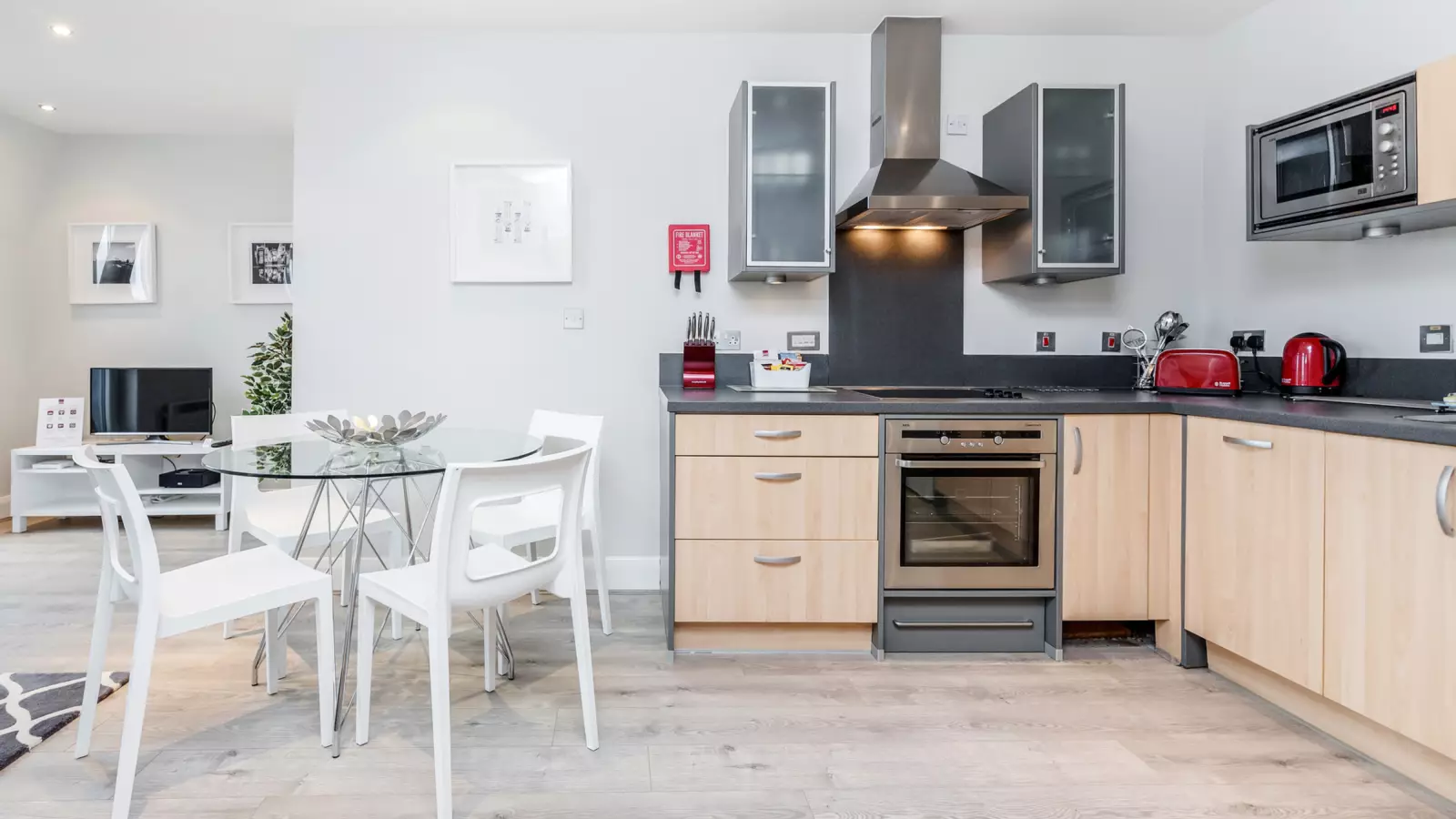 Flat Clarence Street in Borough of Spelthorne