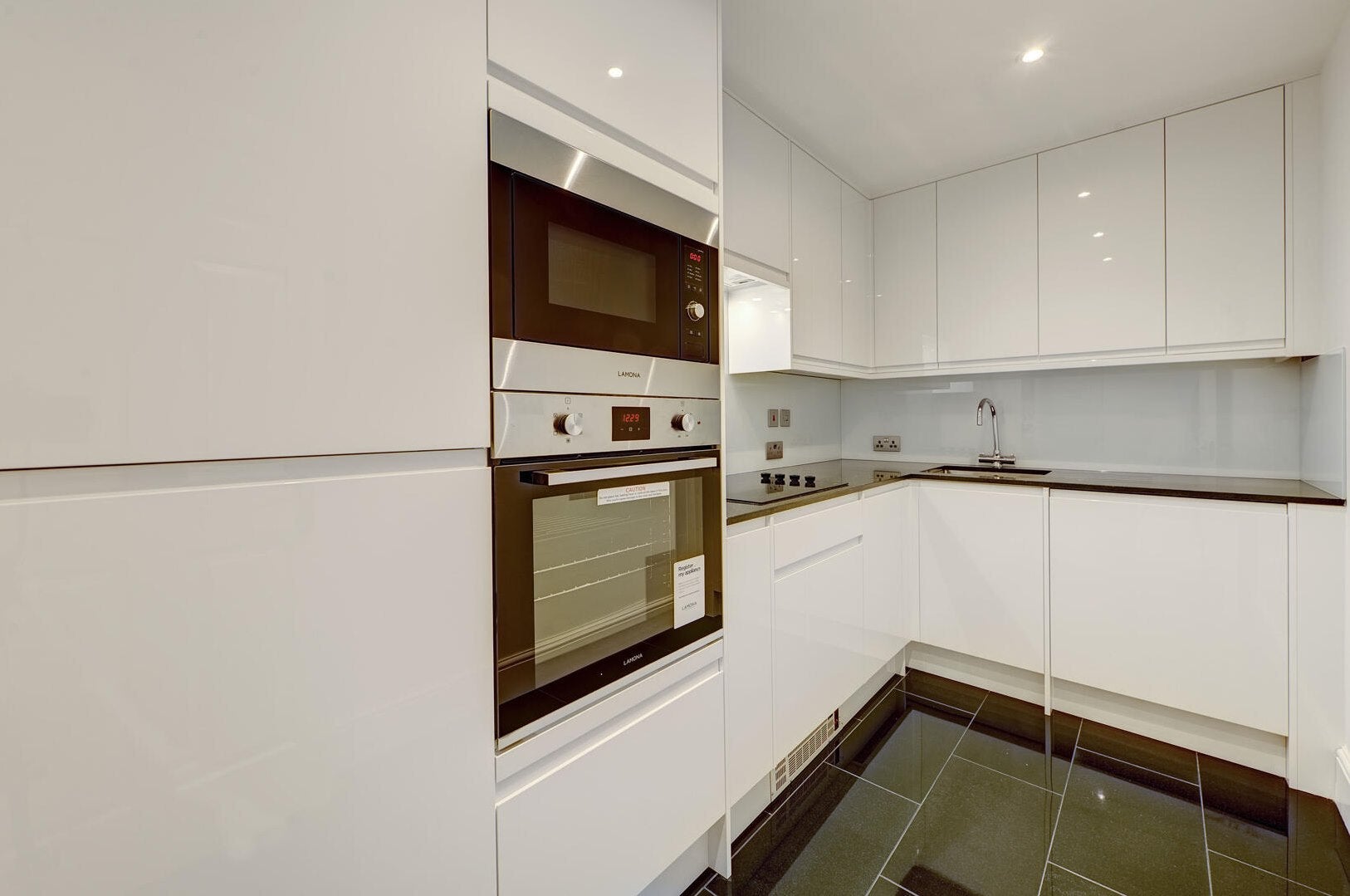 Flat Gloucester Street in City of Westminster