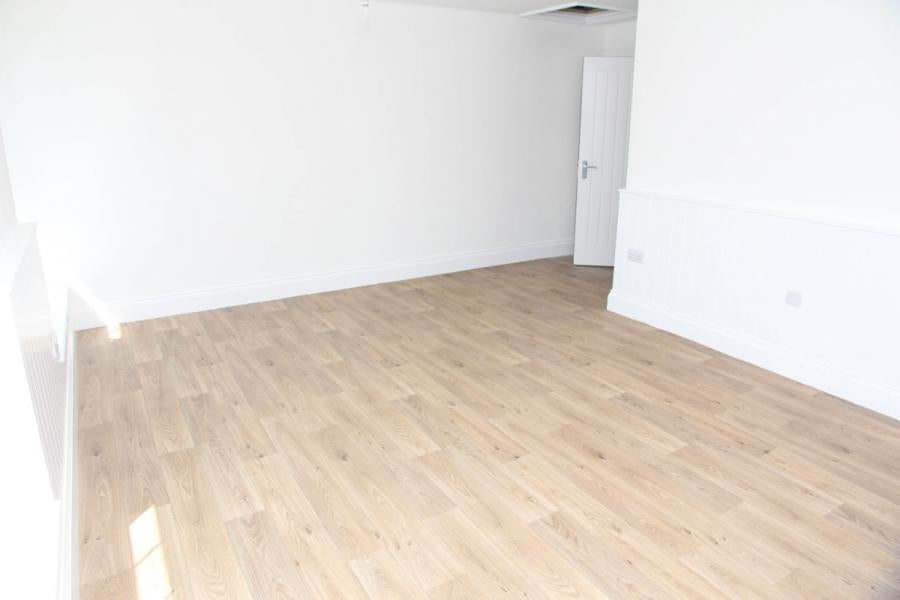Flat Bond Street in Redruth