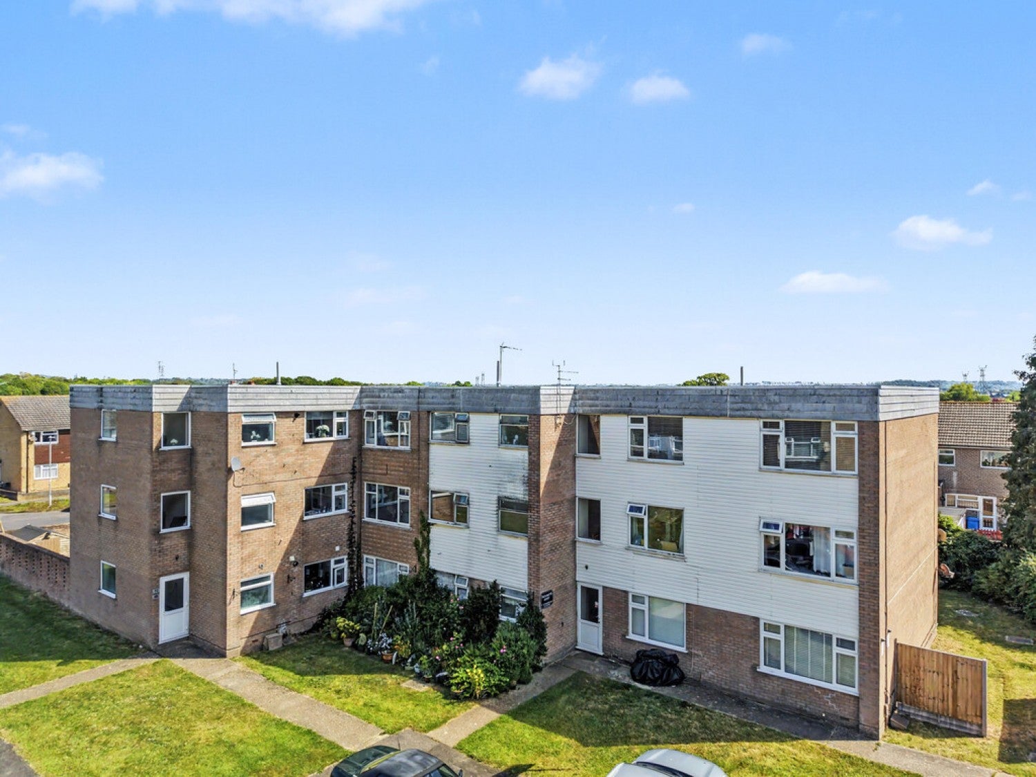 Flat Dawkins Road in Poole