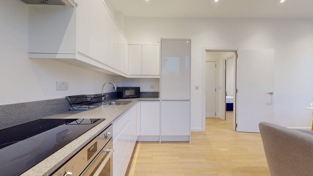 Flat Riverbank Way in Greater London
