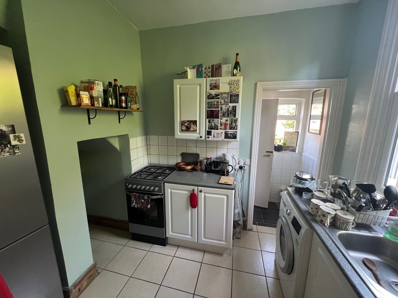 Room Heysham Road in Greater London