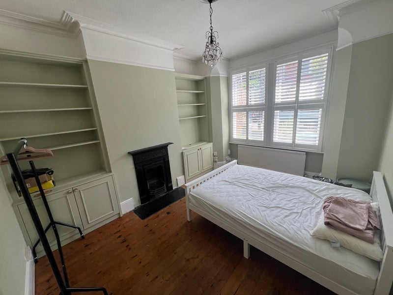 Room Heysham Road in Greater London