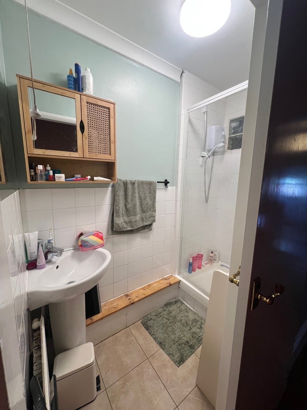 Room Heysham Road in Greater London