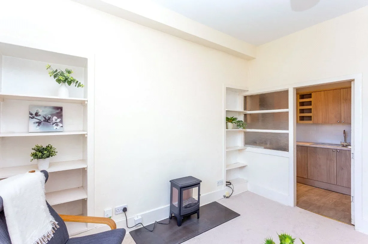 Flat Beaverhall Road in City of Edinburgh