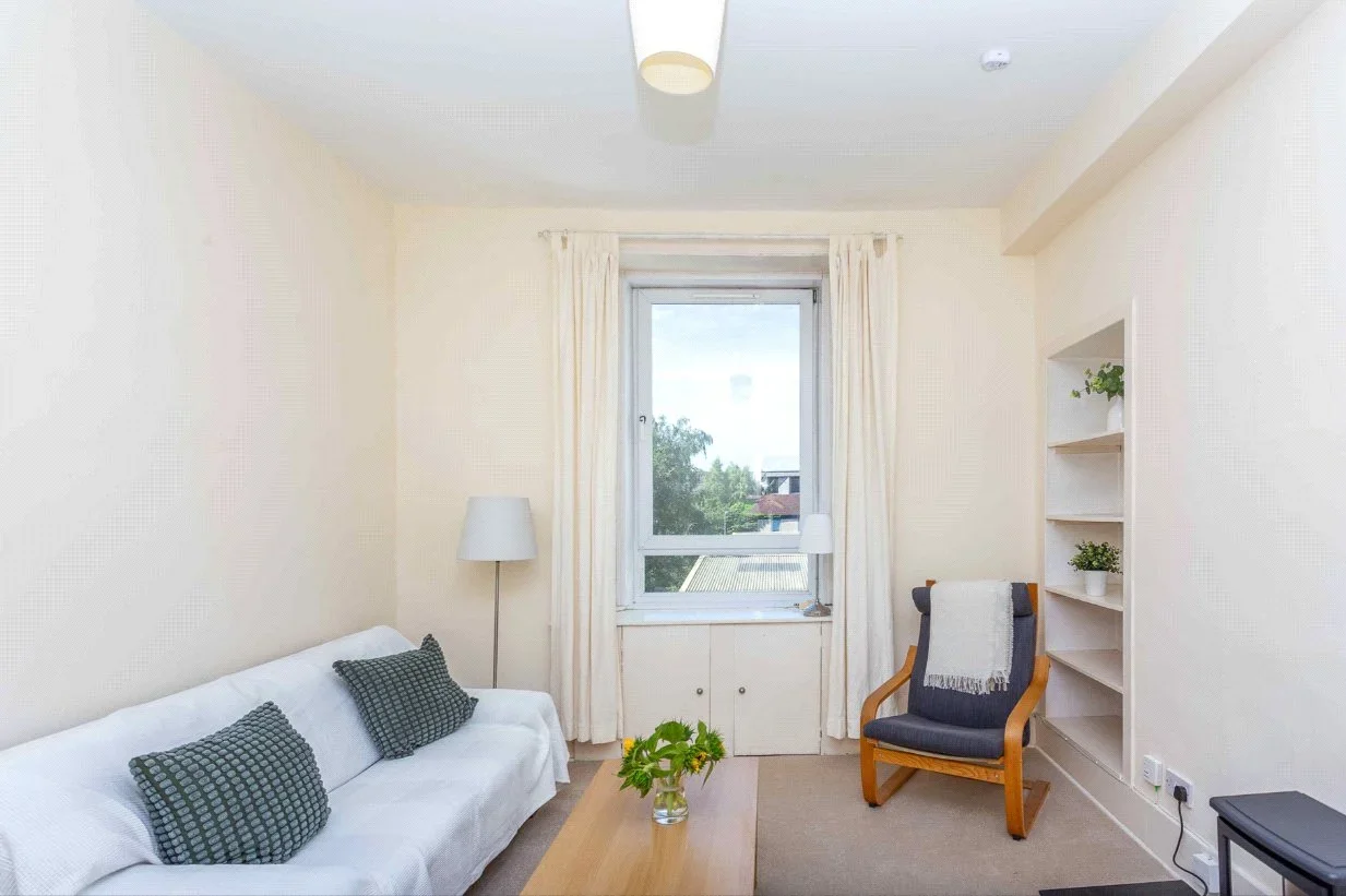 Flat Beaverhall Road in City of Edinburgh
