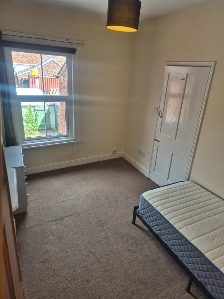 Room Turnock Street in Macclesfield