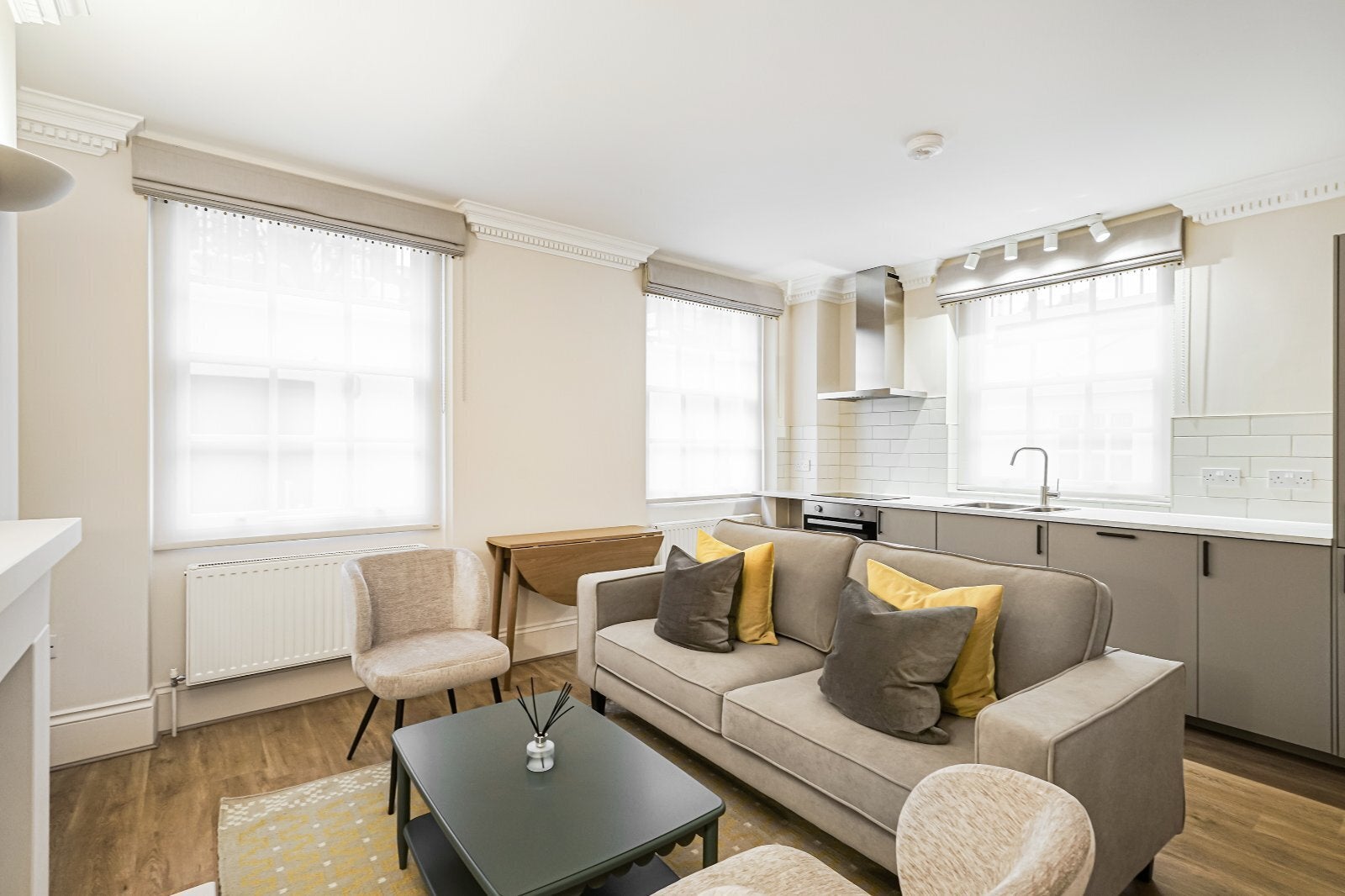 Flat West Mews in City of Westminster