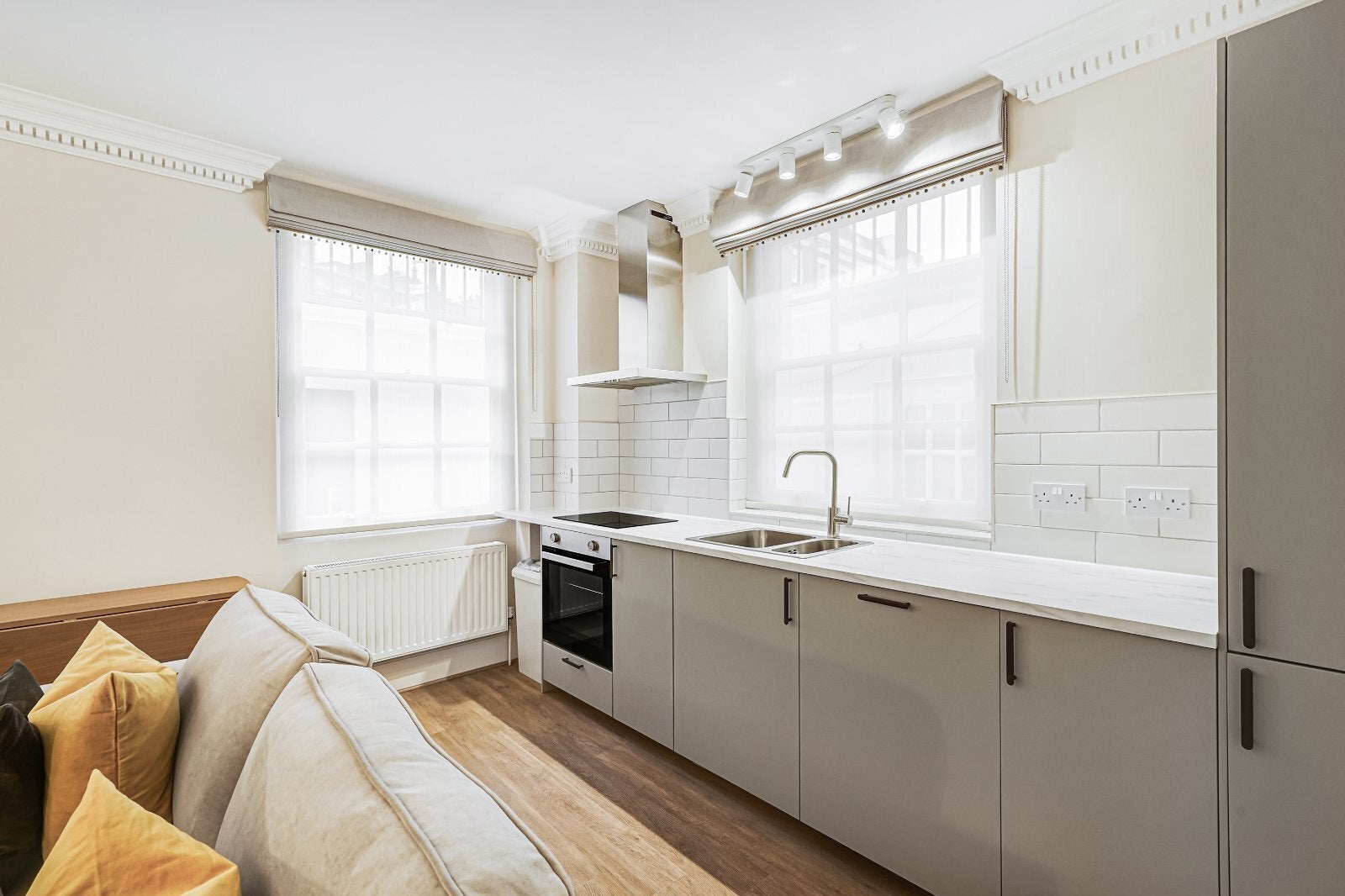 Flat West Mews in City of Westminster