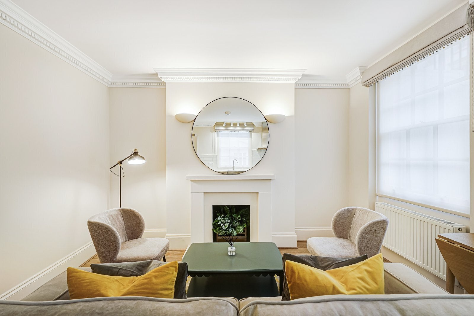 Flat West Mews in City of Westminster