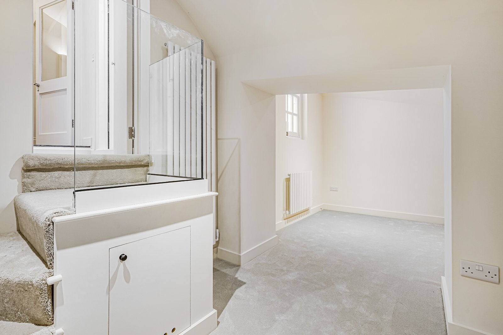 Flat West Mews in City of Westminster