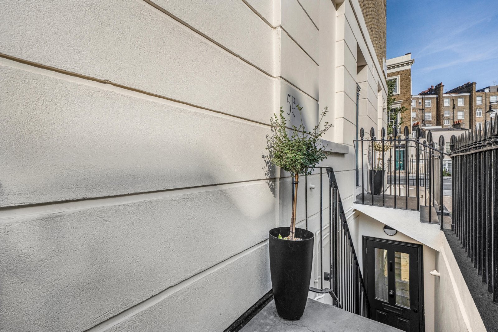 Flat West Mews in City of Westminster