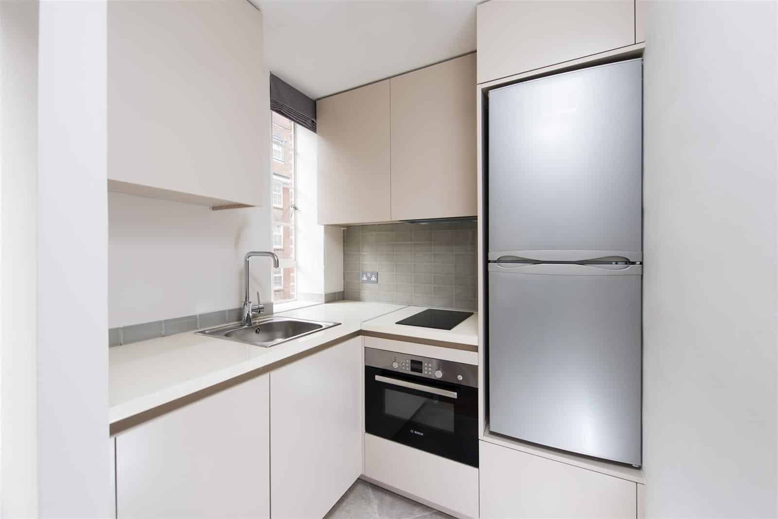 Flat Sloane Avenue in Greater London