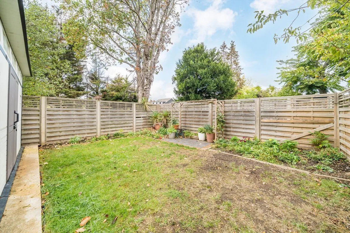 Flat Longley Road in Greater London