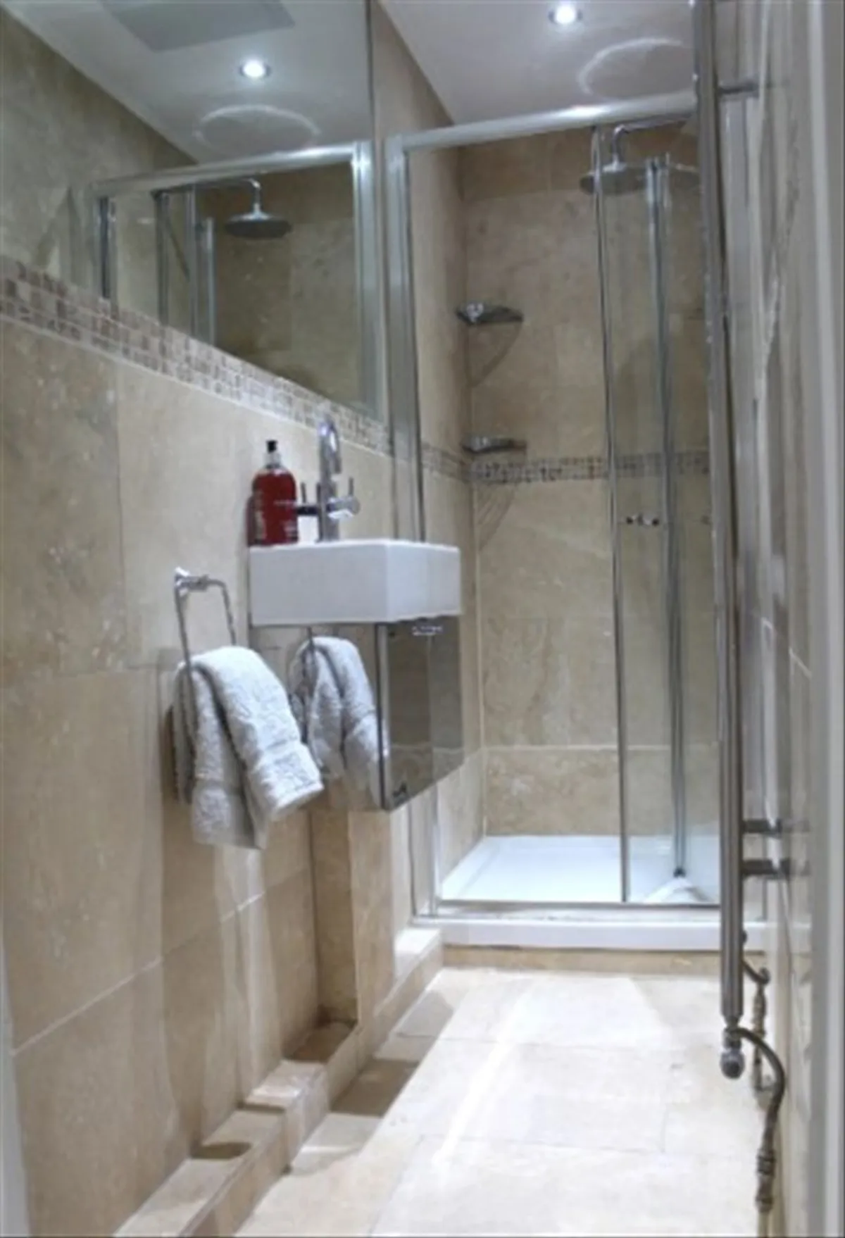 Flat Longley Road in Greater London