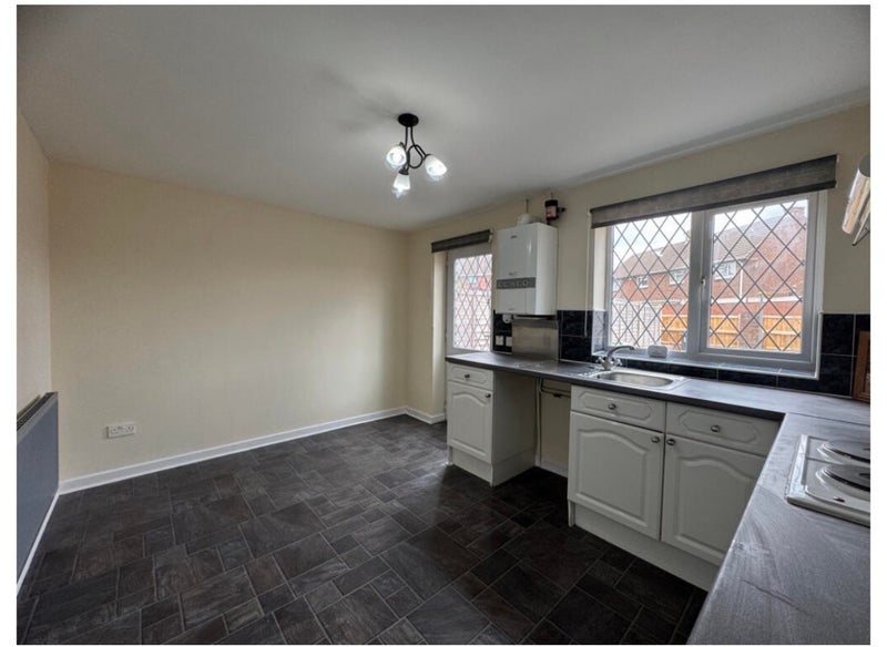 Room Holly Hall Road in Brierley Hill