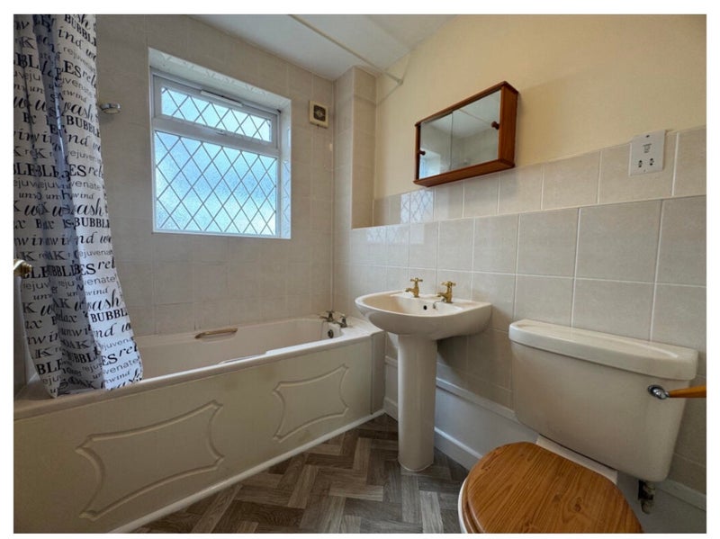 Room Holly Hall Road in Brierley Hill