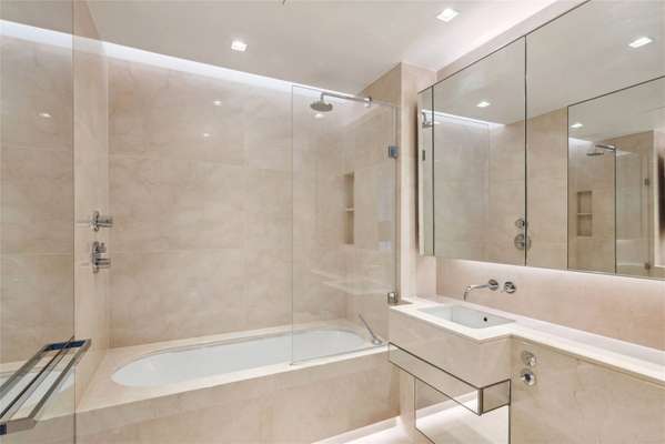 Flat Lillie Square in Greater London
