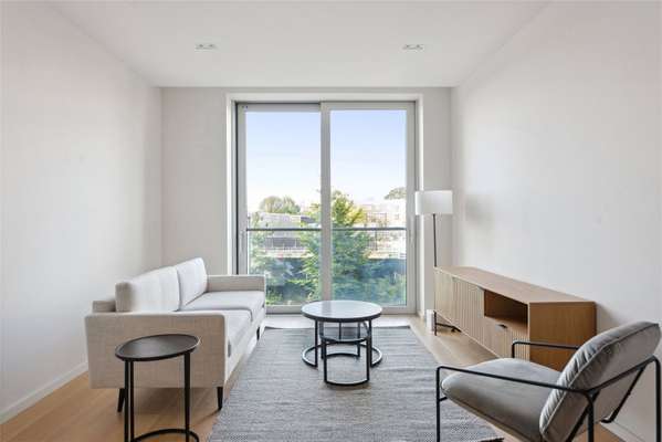 Flat Lillie Square in Greater London