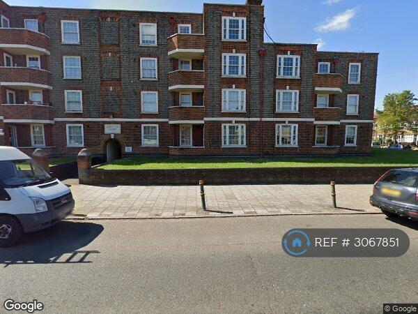 Flat Martin Way in Greater London