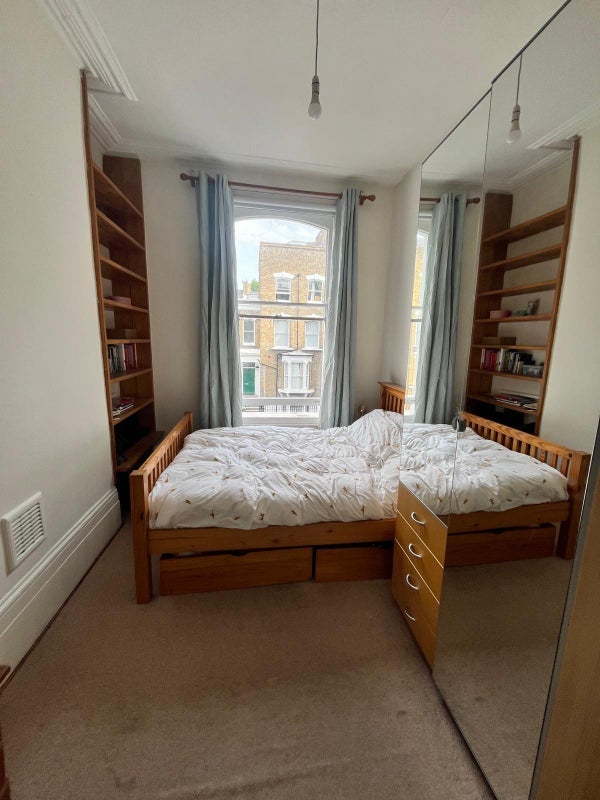 Room Grosvenor Avenue in Greater London