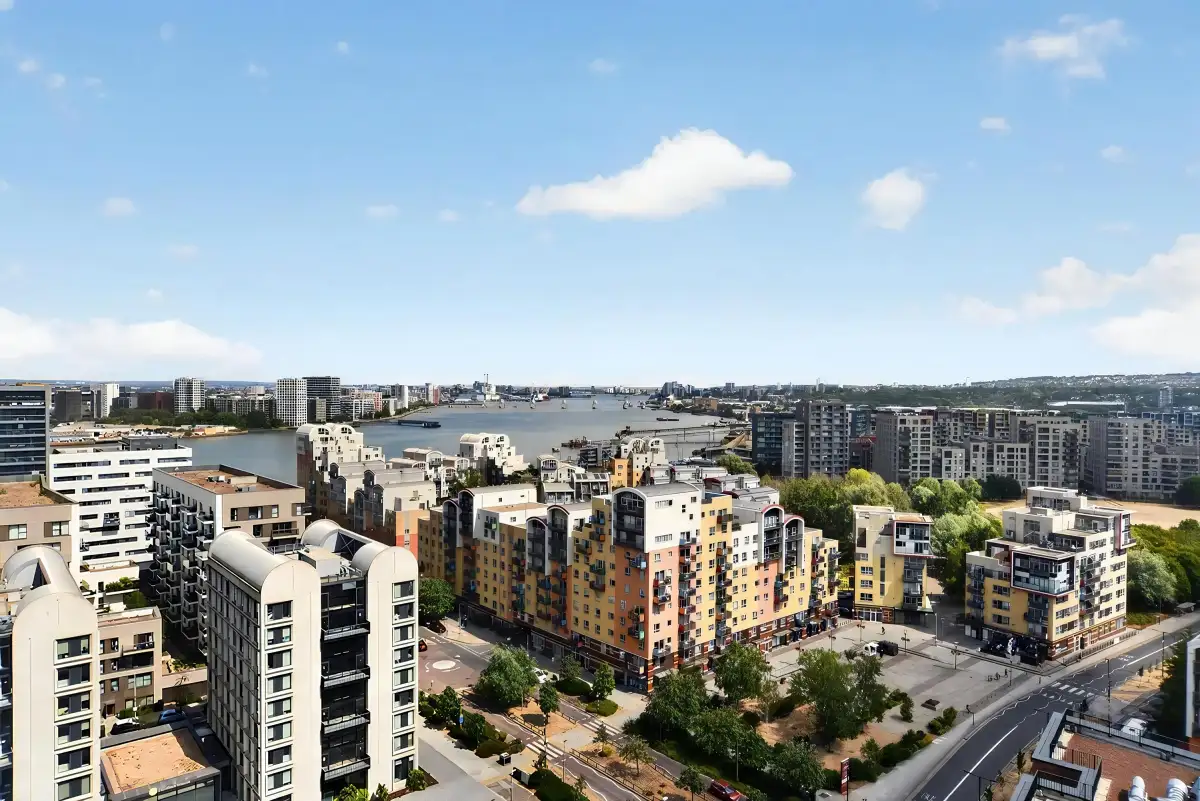 Flat West Parkside in Greater London