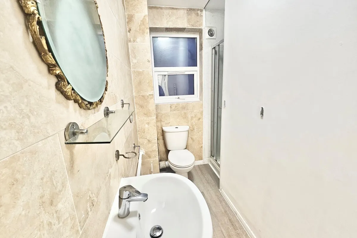 Flat Aldrington Road in Greater London